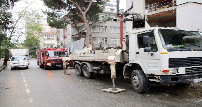Kadıköy’de bir işçinin üzerine beton blok devrildi