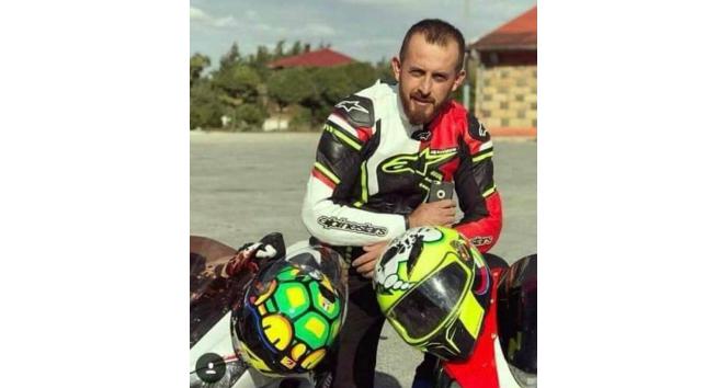 Motosiklet kazasında ağır yaralanan Ferhat hayatını kaybetti.