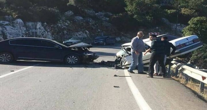 Antalya’da trafik kazası: 1 ölü, 1 yaralı