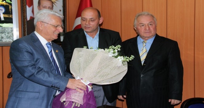 Giresun’da sahte plakayı önleyecek plaka mühürleri dağıtıldı