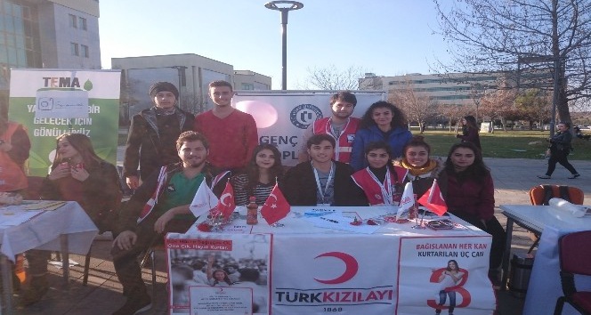 Uşak Üniversitesi öğrenci toplulukları tanıtım etkinliği düzenledi