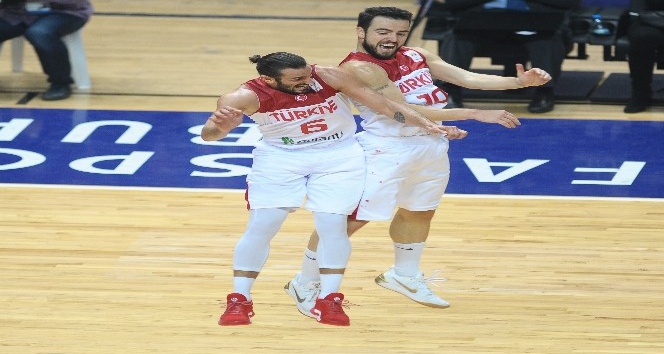 2019 FIBA Dünya Kupası Avrupa Elemeleri: Türkiye: 85 - Letonya: 73 (Maç sonucu)