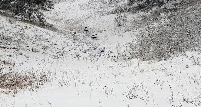 Komandolar Sarıkamış’ta dondurucu havaya rağmen teröristlerin peşinde