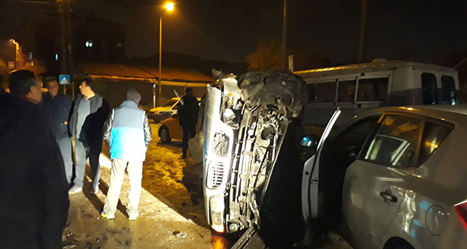 Ankara’da iki araç kafa kafaya çarpıştı: 4 yaralı