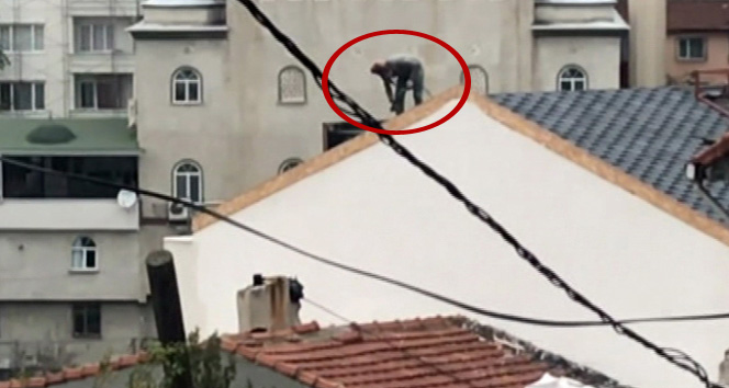 Çatıda tehlikeli çalışma!