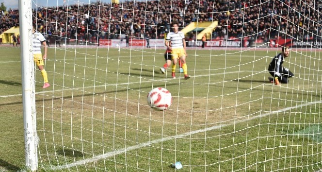 TFF 3. Lig 3. Grup UTAŞ Uşakspor: 2 - Tekirdağspor: 0