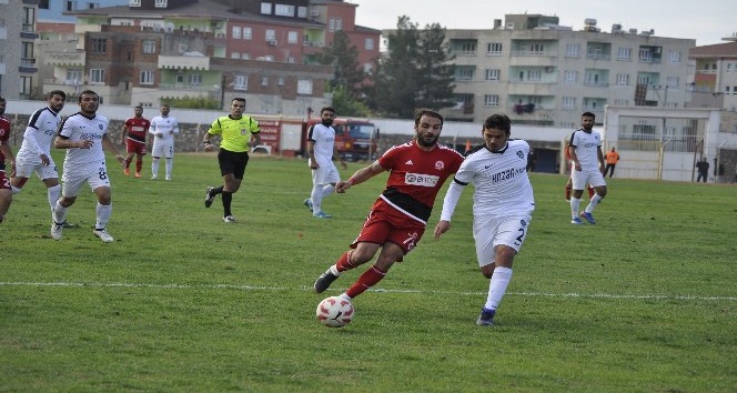 Batman Petrolspor, Kozan Belediyesporu 4-1 mağlup etti