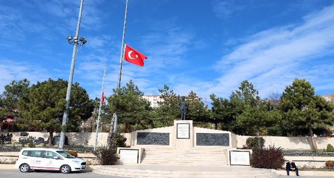 Yozgat’ta bayraklar yarıya indirildi