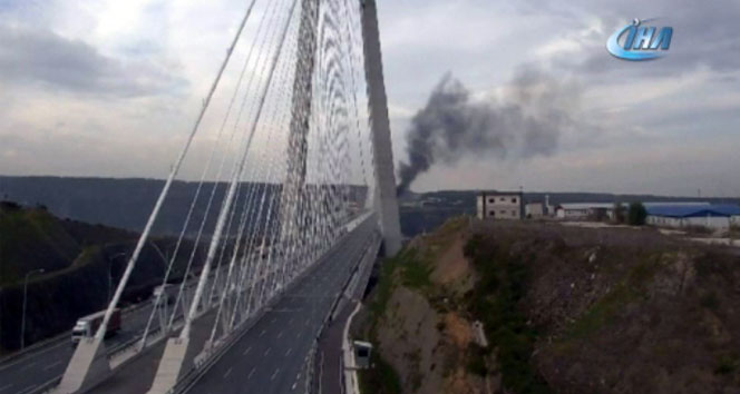 Yavuz Sultan Selim Köprüsü&#039;nde kamyon alev alev yandı