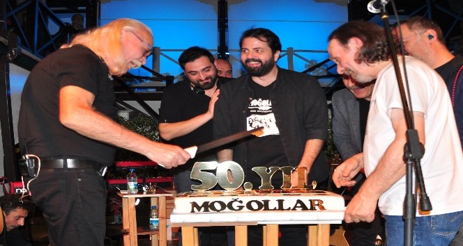 Türk rock müziğinin ustalarından tarihi konser