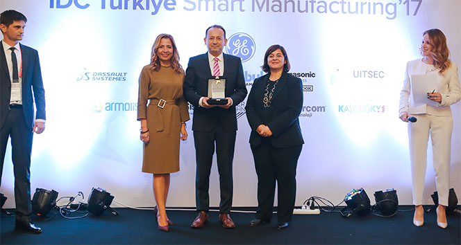 Hugo Boss İzmir'e IDC'den iki ödül