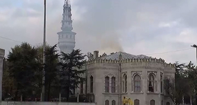 İstanbul Üniversitesi&#039;nde yangın! Yoğun duman oluştu