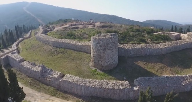 (Özel haber) Aydos Kalesi’nde Tarih Öncesi Dönemin izlerine rastlandı