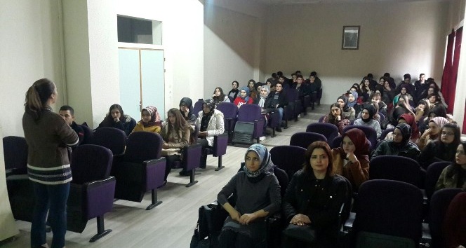 Öğrencilerden Düzce Üniversitesi Sağlık Hizmetleri Meslek Yüksekokuluna ziyaret