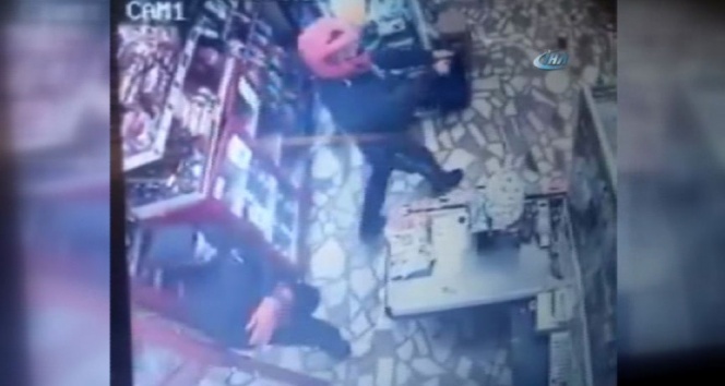 Ataşehir’deki soyguncularla polis arasındaki çatışma kamerada