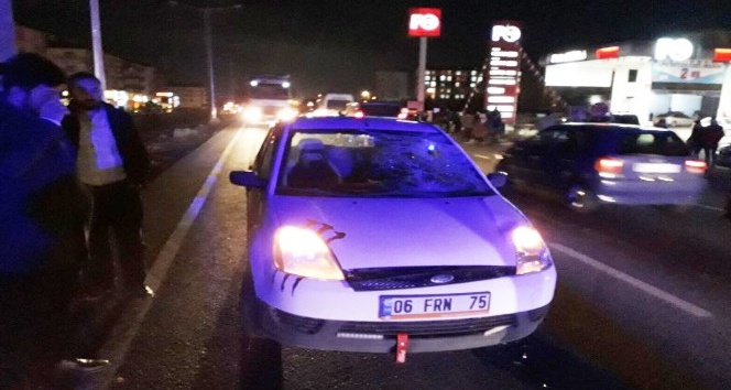 Nevşehir’de 2 üniversite öğrencisine araba çarptı