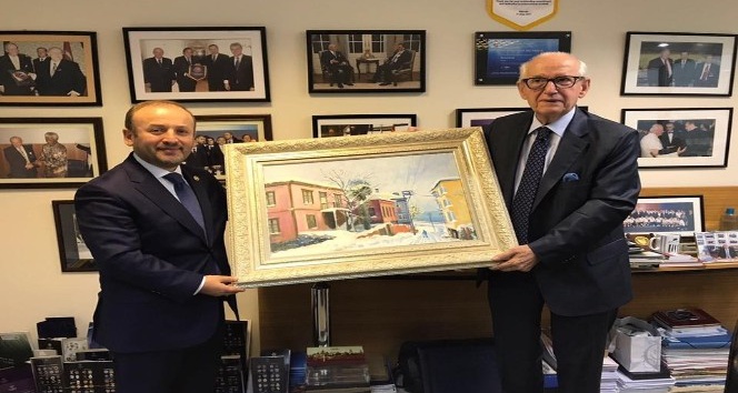 FİFA Onursal Başkanı Şenez Erzik’i duygulandıran resim