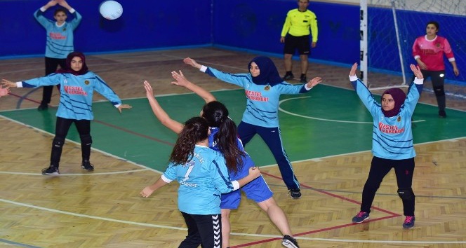 Okul sporları hentbol il birinciliği müsabakaları sona erdi