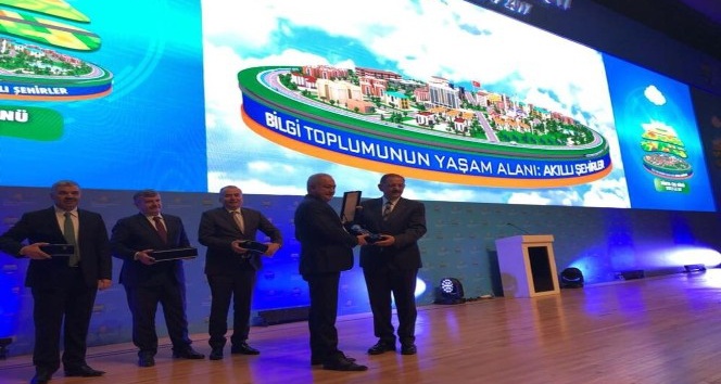 Osmaniye Belediyesi Akıllı Şehir Örnek Uygulama ödülüne layık görüldü