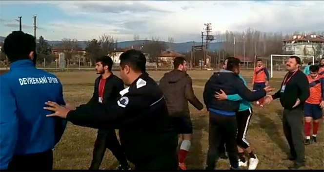 Kastamonu’da amatör maçta kavga