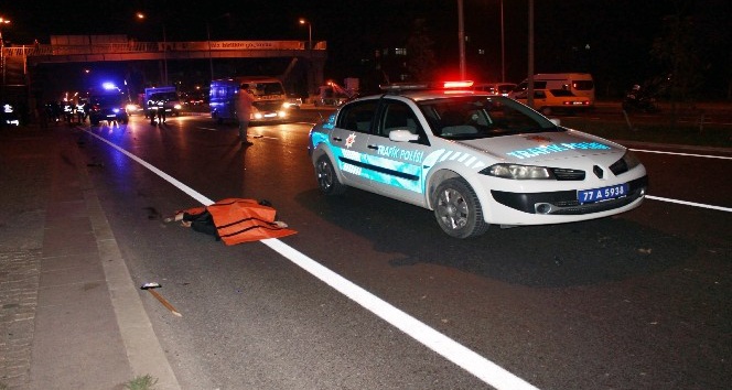 Yalova’da anne ile kızına minibüs çarptı: 2 ölü