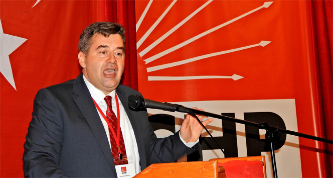 Çeşme CHP'de Ekrem Oran yeniden seçildi