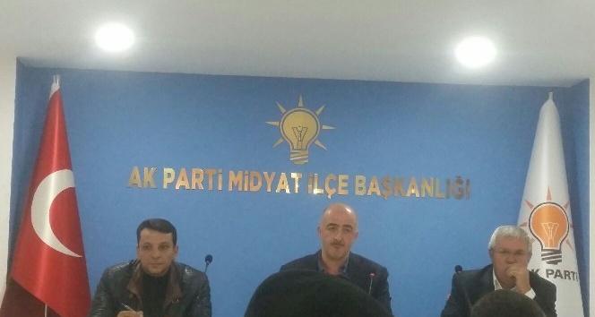 AK Parti Midyat İlçe Başkanlığı muhtarlarla bir araya geldi