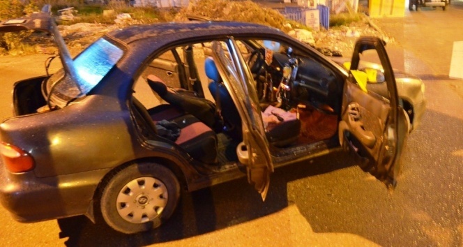 İzmir’de seyir halindeki araca silahlı saldırı: 1 yaralı