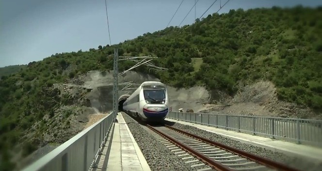 Karadeniz, Samsun-Sarp demiryoluna kilitlendi