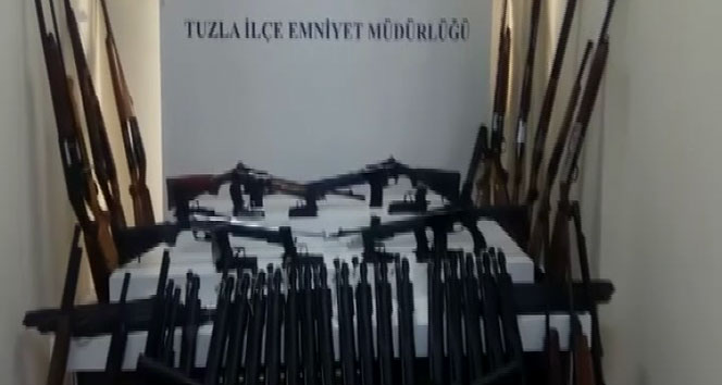 Tuzla’da av bayi ve sahiplerine operasyon: 63 silah ele geçirildi