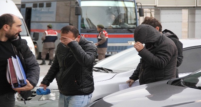 Samsun’da kaçak sigara operasyonunda 4 kişi adliyeye sevk edildi