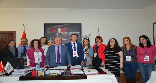 Başkan Özakcan’a ’Farklıların Gökkuşağı’ proje ekibinden ziyaret