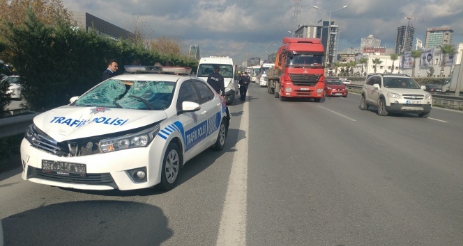 İki polis aracının karıştığı kazada bir Suriye vatandaşı yaralandı
