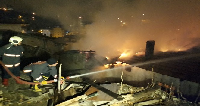 Başkent’te gecekondu mahallesinde yangın paniği