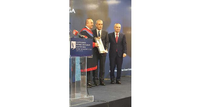 “Mehmet Akif Ersoy 2017 Bilim Ödülü” ERÜ Bilim Adamına Verildi