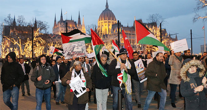 Macaristan&#039;da Trump ve İsrail protestosu