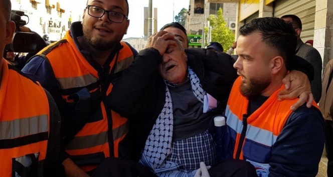 İsrail polisi Doğu Kudüs&#039;te göstericilere saldırdı: 12 yaralı