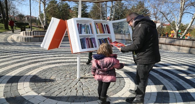 Odunpazarı Belediyesi’nden kitap kurtları için parklara açık hava kütüphanesi