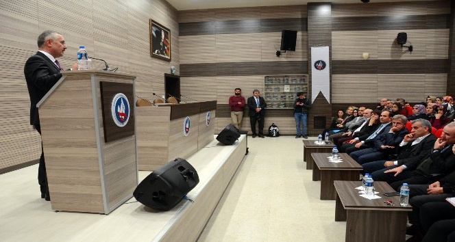 Kırıkkale Üniversitesinde eğitimde değişim yönetimi ele alındı