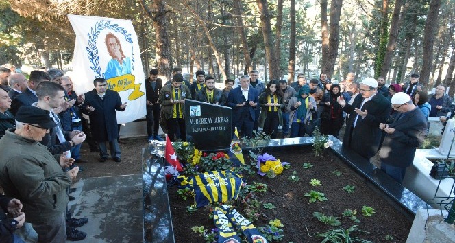 Bombalı saldırıda hayatını kaybeden Berkay Akbaş mezarı başında anıldı