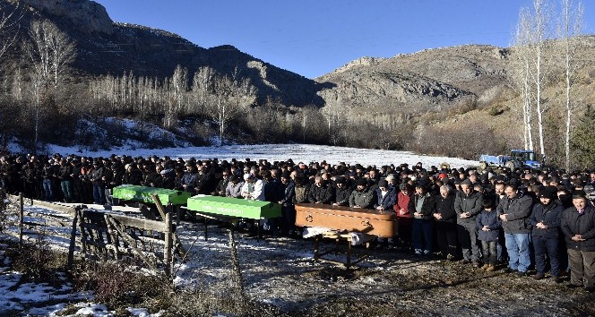 Zigana dağındaki kazada ölenler toprağa verildi