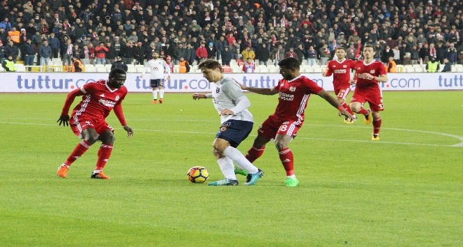 Süper Lig: DG Sivasspor: 1 - Medipol Başakşehir: 0 (Maç sonucu)