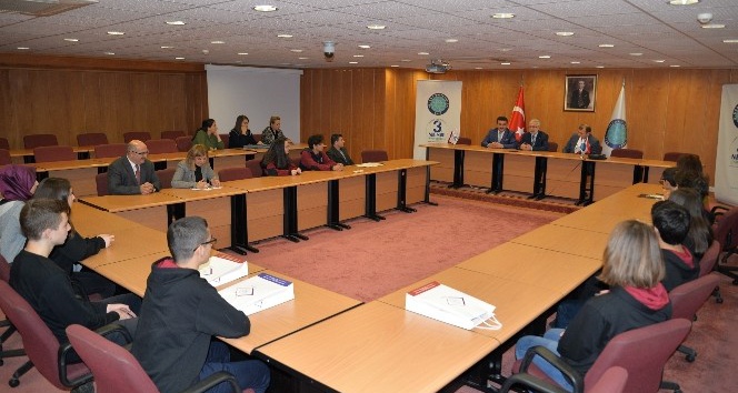 Uludağ Üniversitesi, geleceğin bilim adamlarıyla ortak proje yapacak