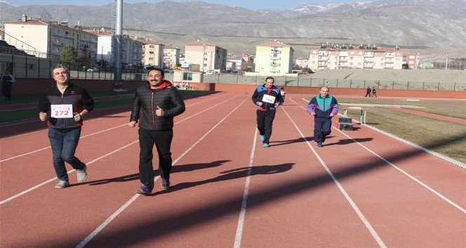 Erzincan’da Masterler ve Veteranlar Atletizm Yarışmaları Yapıldı