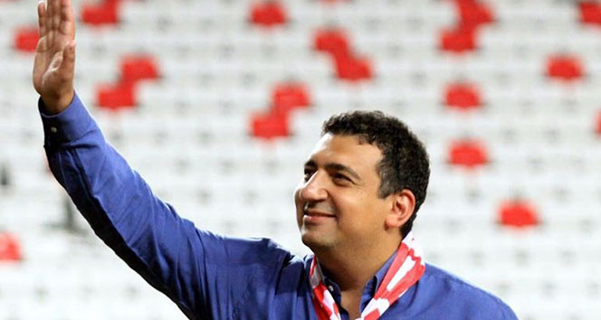 Antalyaspor Başkanı Ali Şafak Öztürk görevi bıraktı