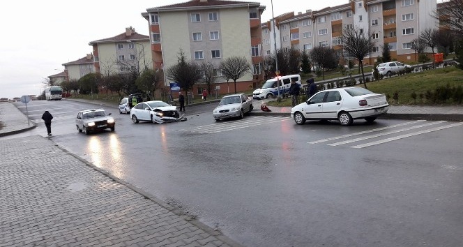 Eskişehir’de trafik kazası; 3 yaralı