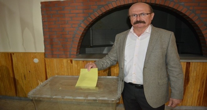 CHP Bigadiç İlçe Başkanlığına Demir seçildi