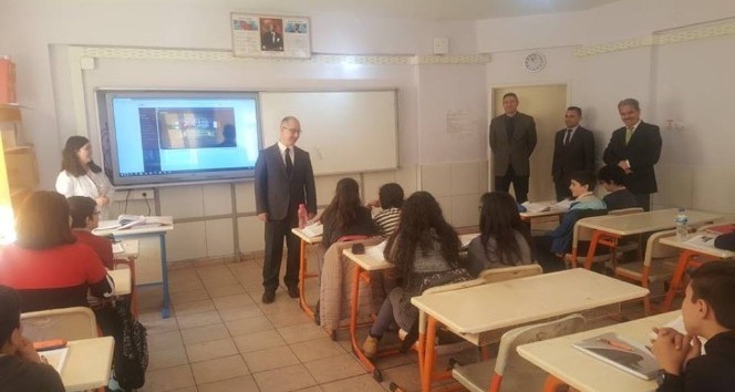 Kaymakam Yaman, Necatibey Ortaokulu’nu ziyaret etti