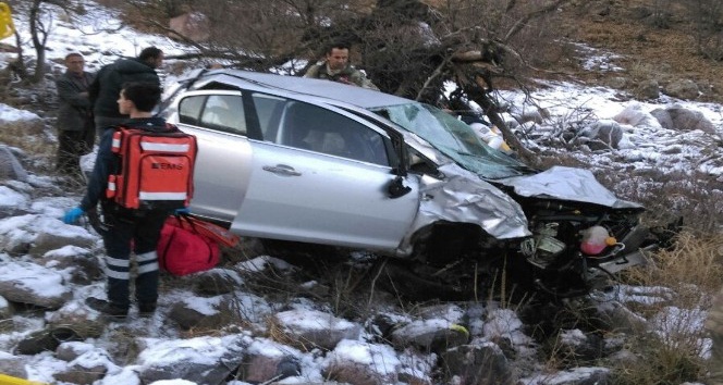 Bingöl’de otomobil şarampole yuvarlandı: 1 ölü