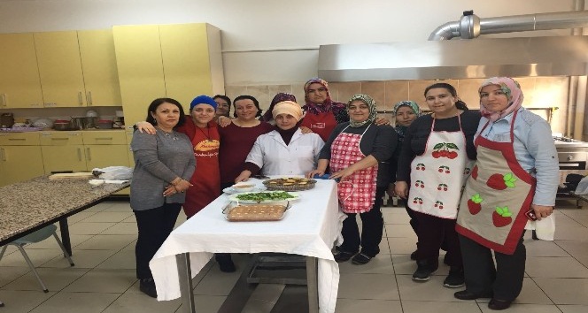 Burhaniye’de aşçı yardımcılığı kursu açıldı